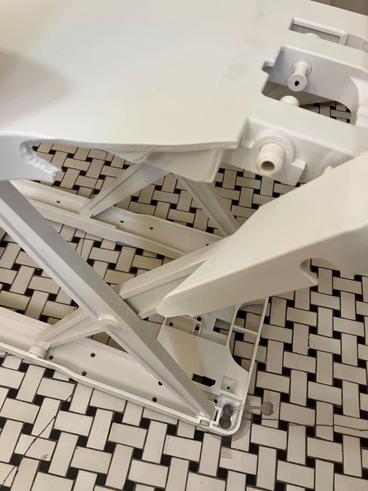 Drive Medical Bellavita Dive Reclining Electric Bath Lift Chair, White customer photo 1