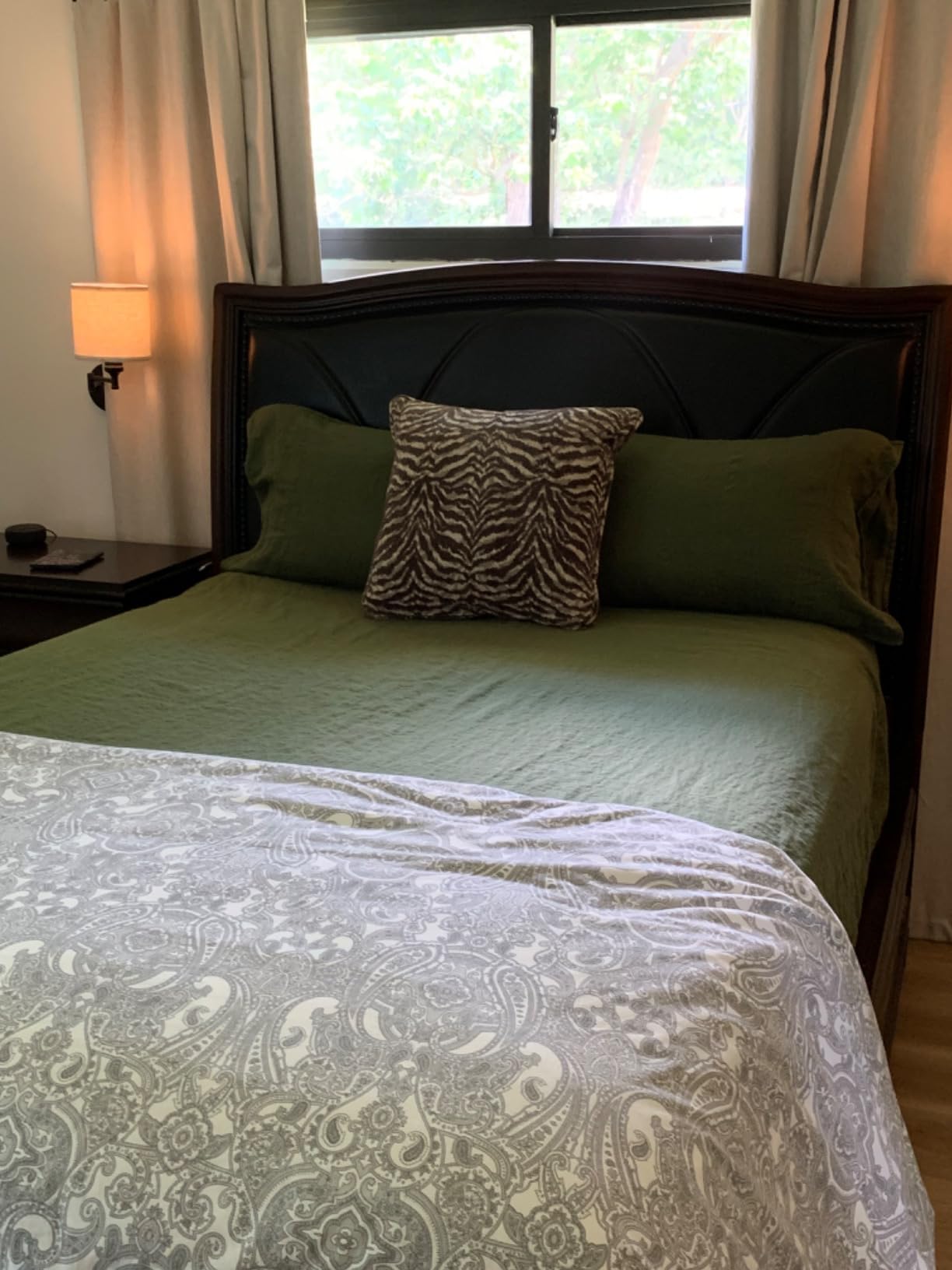 EVERLY Linen Queen Sheets Set, 100% Stonewashed French Linen Bed Sheets Deep Pocket Sheets, 4 Pieces (1 Flat Sheet, 1 Fitted Sheet, 2 Pillowcases) Natural Flax Bedding Set-Mossy Green customer photo 2