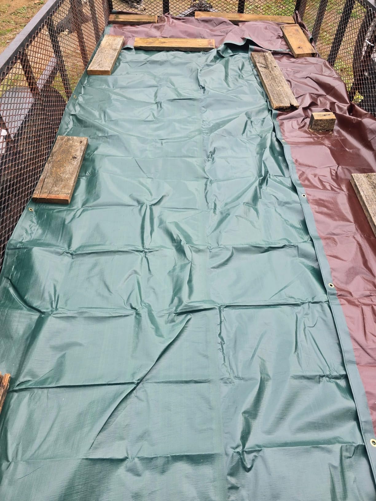 Winpull Tarp 10x20FT, 16 Mil Heavy Duty Waterproof Tarp, Large Tarp with Brass Grommets and Reinforced Edges, UV Resistant Thick Poly Tarps for Outdoor Camping Tent Pool Car customer photo 1