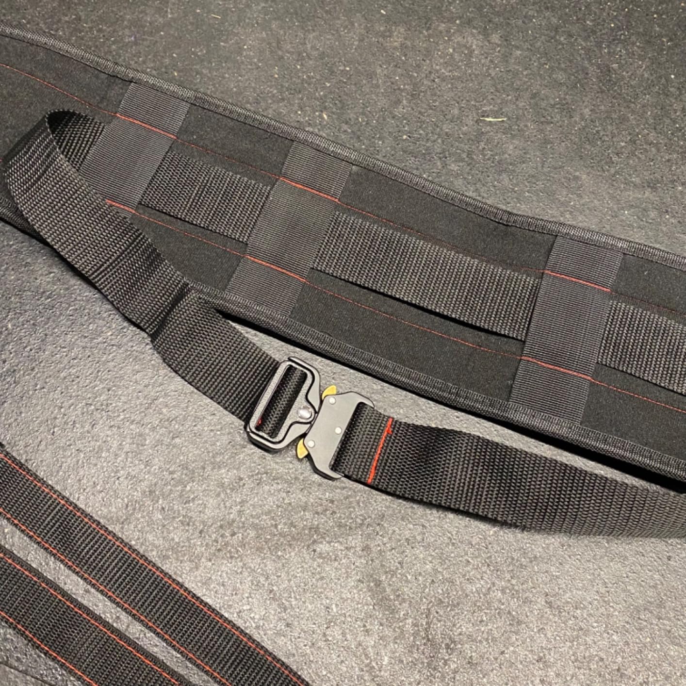 ATENTO Sled Pulling Belt, Adjustable Closure Sled Training Waist Belt,Weight Sled Pull Belt for Tire or Sled Pulling, Squat,Leg Muscles Strength Training, Agility, Resistance Training, Core Power Workout, Belt for Pulling with 2 Pulling Straps & 4 Hooks Included customer photo 2
