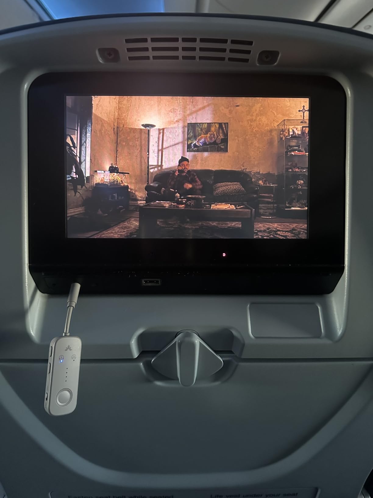 Avantree Relay - Airplane Bluetooth Adapter for 2 AirPods or Headphones | Qualcomm aptX Adaptive, 25H Battery, Firmware Upgrades, Volume Controls, 3.5mm AUX Audio Transmitter for Flight Travel & Gym customer photo 2