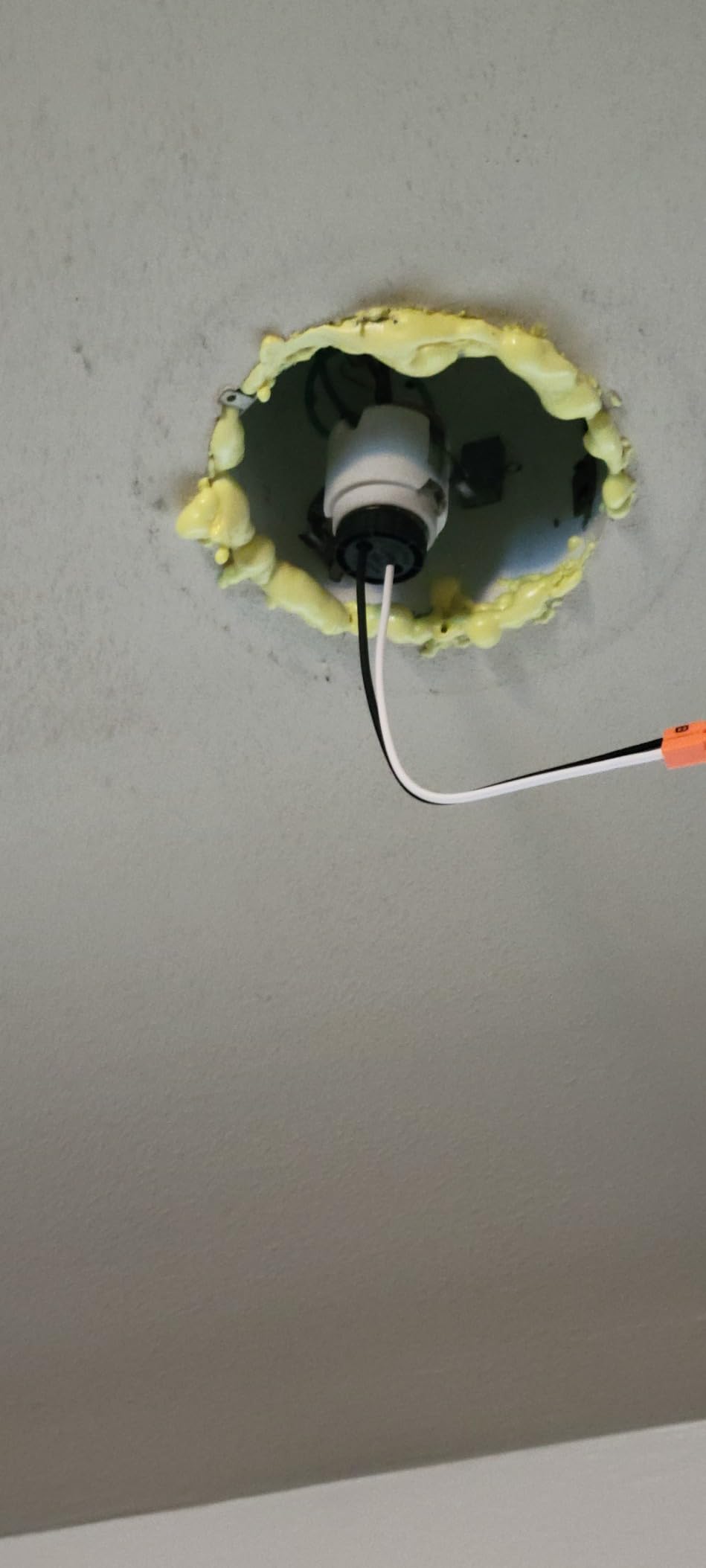 HALO RL 5/6 inch LED recessed Can Light Trim, 5CCT, dimmable, 600 lm customer photo 1
