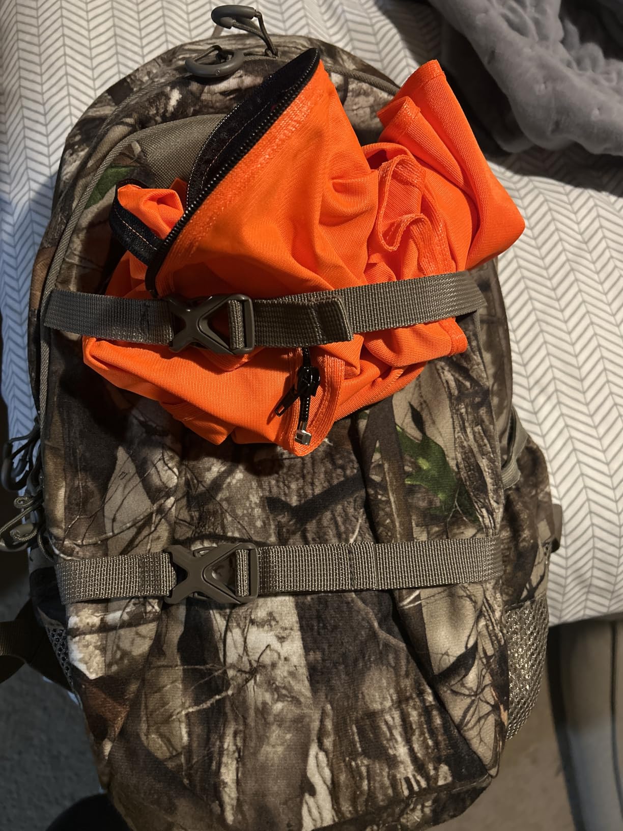 TIDEWE Hunting Backpack for Men, 25L Lightweight Day Pack for Deer Hunting customer photo 1