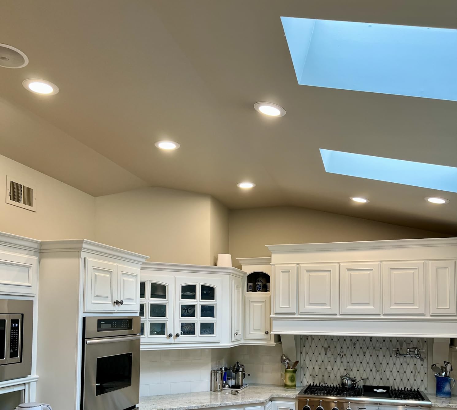 FREELICHT 24 Pack Retrofit LED Recessed Lighting 6 Inch, 5CCT, White customer photo 2