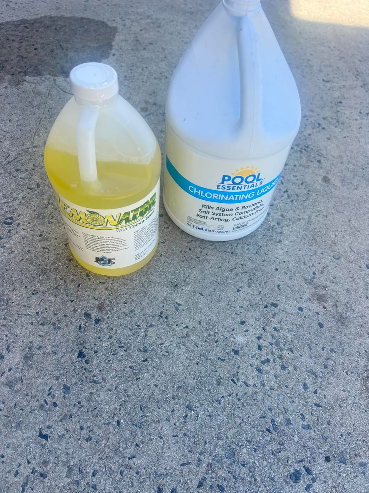 Elemonator with Chlora-Boost (1G) - Liquid House Wash Surfactant for Siding, Roof & Concrete Cleaning. Works great as Soft Wash Soap. Sodium Hypochlorite Bleach Additive customer photo 1