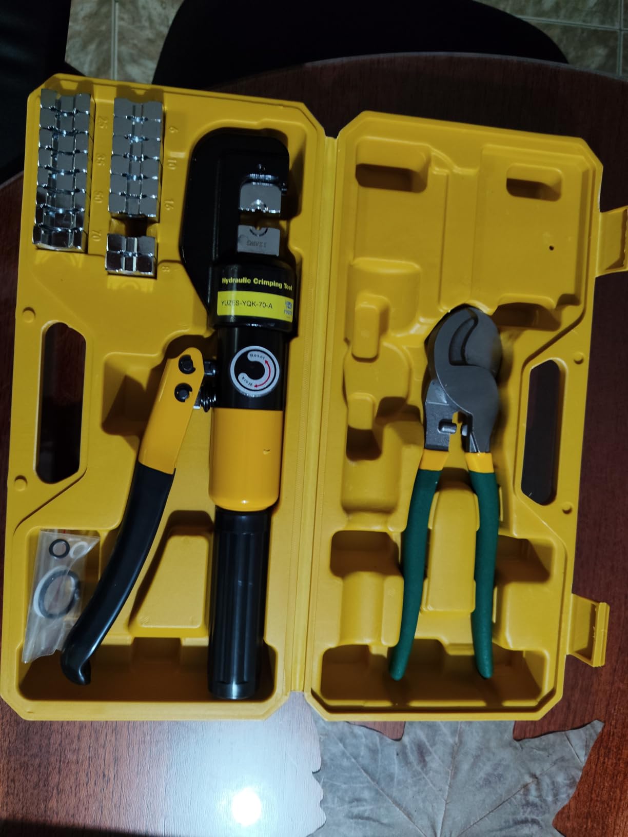 YUZES 10-Ton Hydraulic Crimping Tool, 12 to 2/0 AWG Battery Cable Crimper customer photo 2