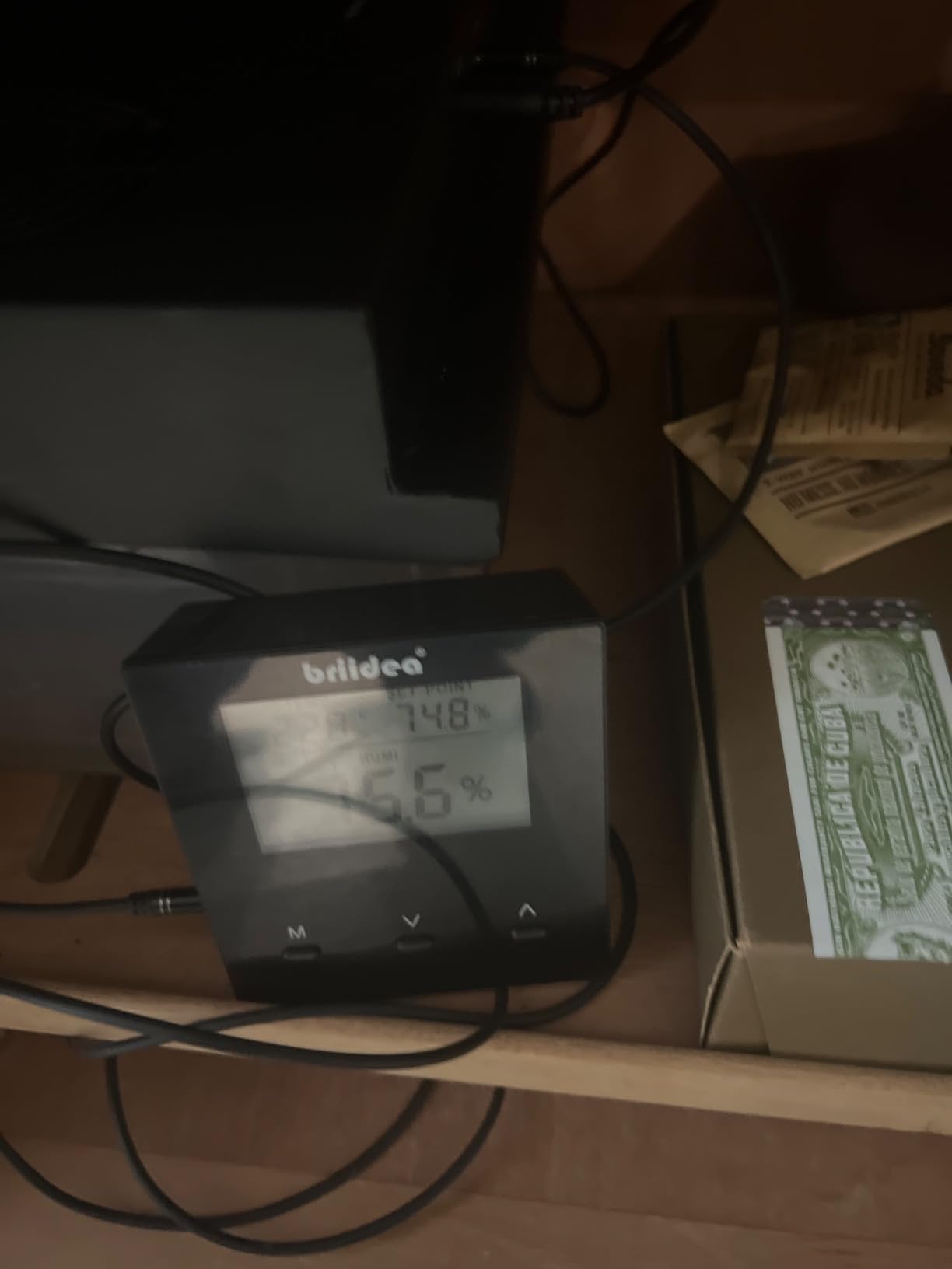 Briidea Electric Humidifiers for Cabinet (10-50 Cubic Ft.), 30% RH~80% RH Humidity Setting Values, Perfect Monitoring Temperature and Humidity, 12V Adapter Power Supply customer photo 2