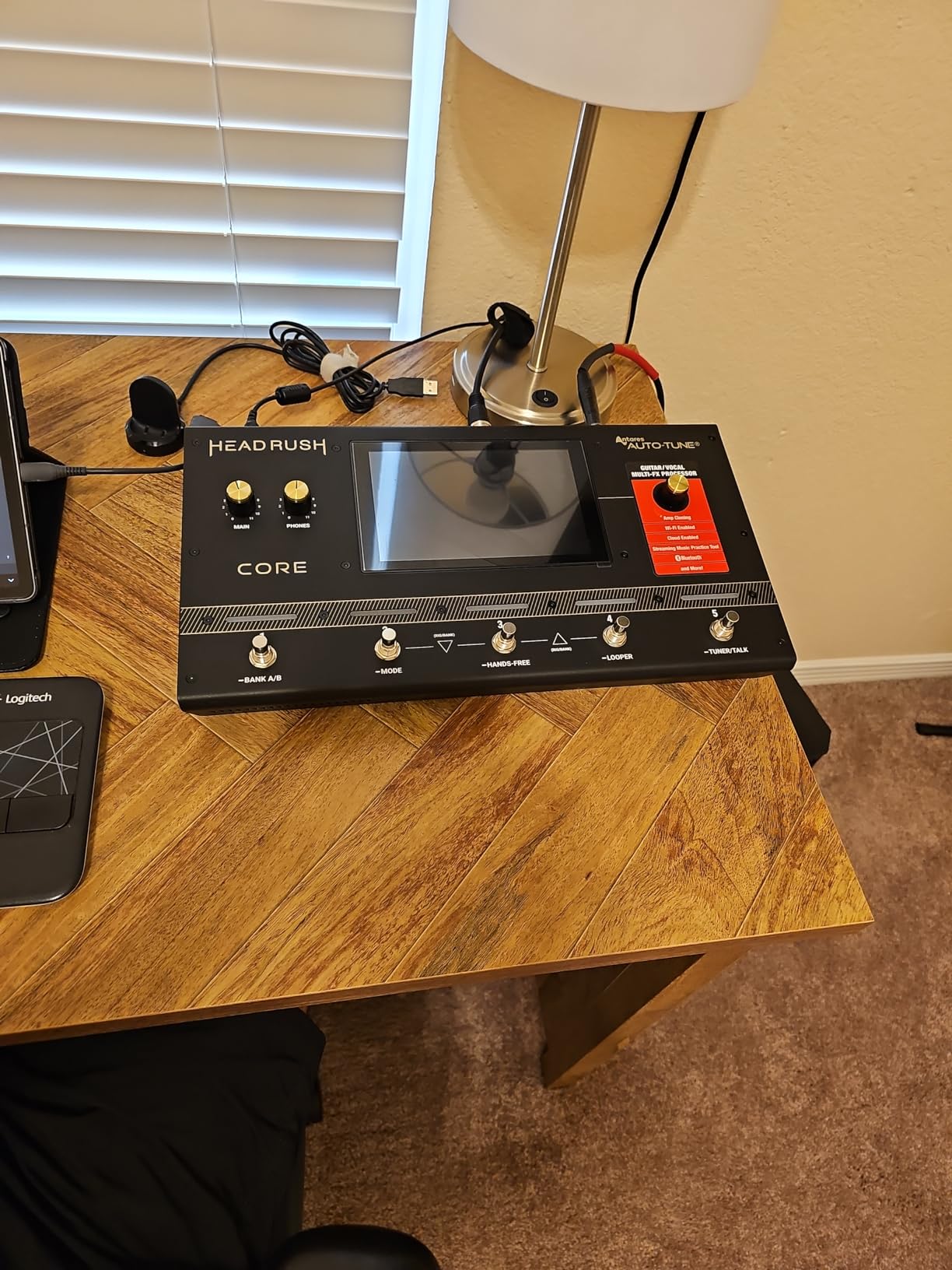 HeadRush Core Electric Guitar and Vocal Multi-Effects Pedal customer photo 2