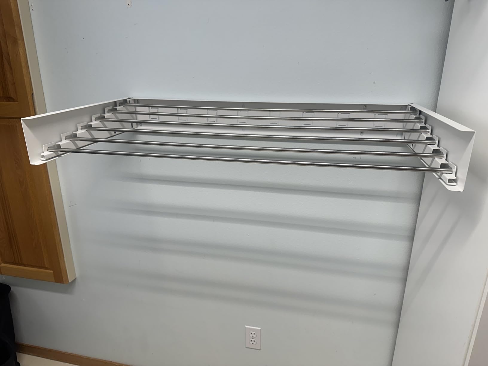 Vikaqi Wall Mounted Clothes Drying Rack 40 inches, Foldable Wall Mount Laundry Rack Folding Indoor, Drying Rack Clothing Collapsible, Hidden Space Saver with Wall Template, 6 Rods, White customer photo 1