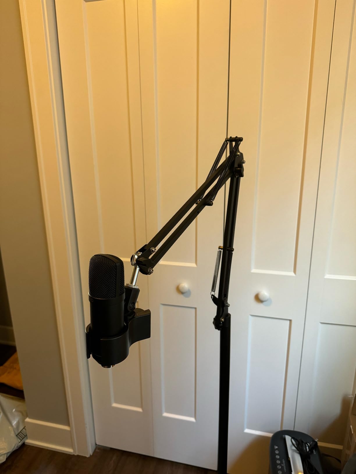 Mic Stand Floor Boom Arm with 6.6lbs Weighted Base for Blue Yeti, SM7B, MV7 customer photo 2