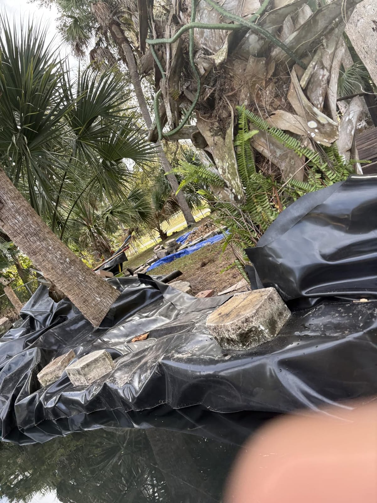 VEVOR 10 x 15 ft Pond Liner, 45 Mil Thickness, Pliable & Durable EPDM Material, Easy Cutting Underlayment for Fish or Koi, Waterfall, Fountains, Water Gardens, Black customer photo 2
