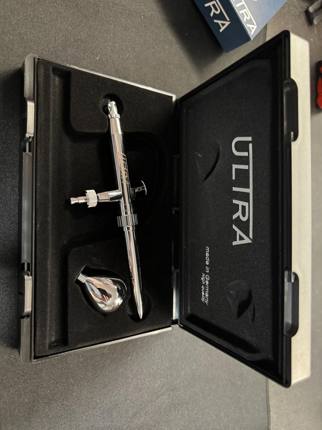 Harder & Steenbeck Ultra 2024 Airbrush, German-Engineered | Dual Action Painting Set with Gravity-Feed Airbrush with 0.45mm Self-Centering Nozzle, 5ml Paint Cups - 120231 customer photo 2