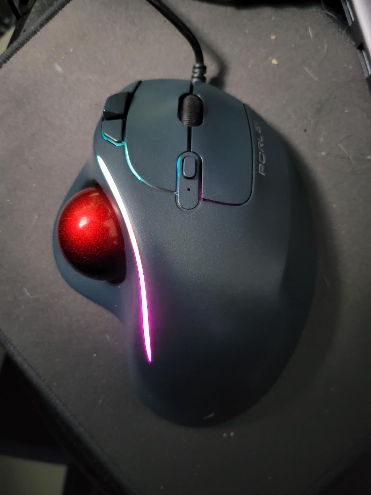 Wired Ergonomic Trackball Mouse, 34mm Thumb Control, RGB Lighting customer photo 2