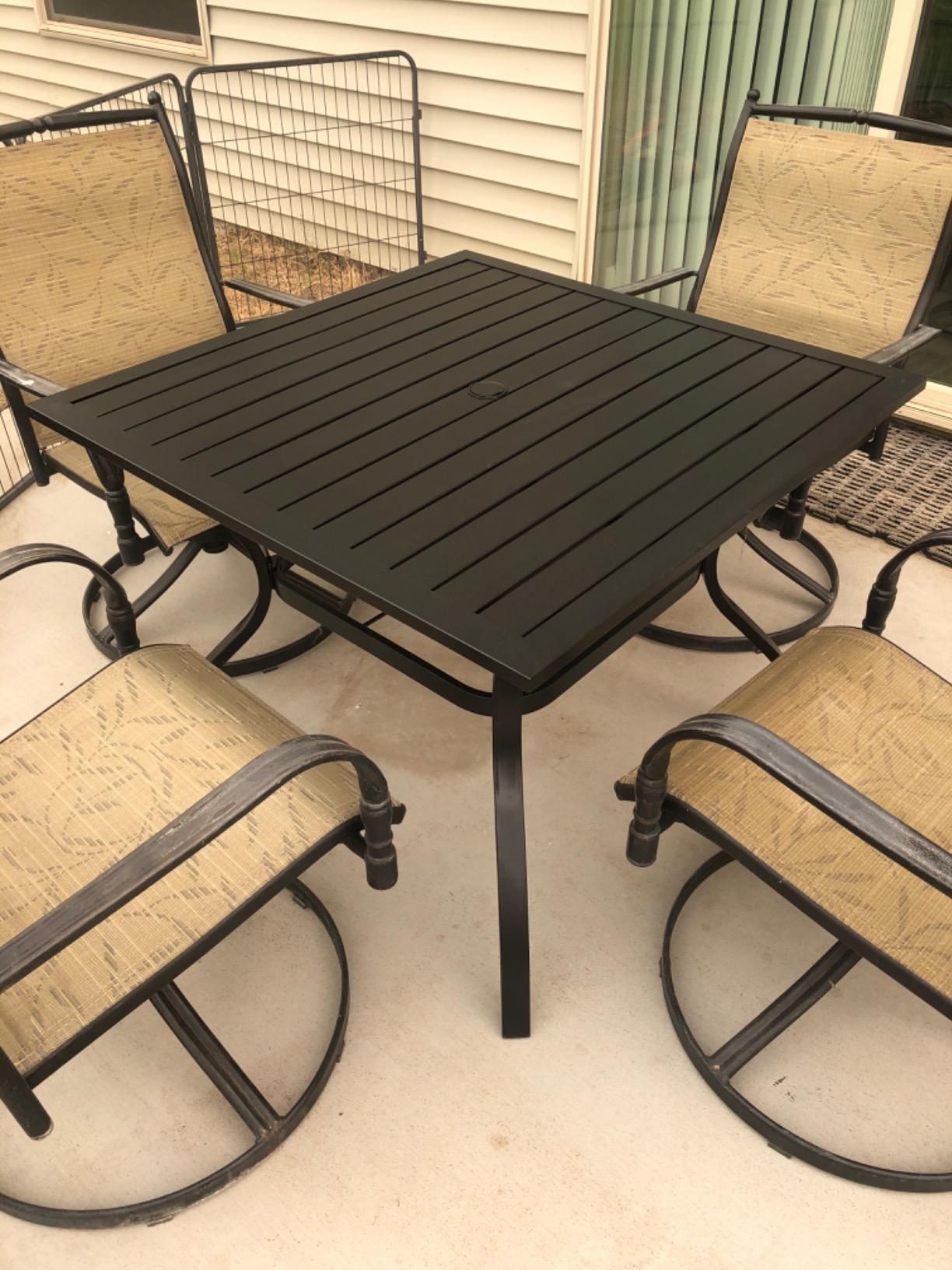VICLLAX Round Patio Dining Table for 4-6, Outdoor Metal Dining Table with Umbrella Hole for Deck Lawn Garden Backyard, 47.2