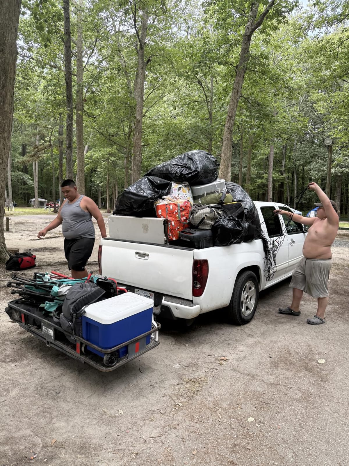 Suu66 Heavy Duty Cargo Net for Pickup Truck Bed - 5' x 7' Stretches to 15' x 21' - Sturdy Latex Bungee Net Mesh - with 12 Metal Carabiners - Truck Bed Accessories for Dodge RAM, Ford, Chevy, Toyota customer photo 2