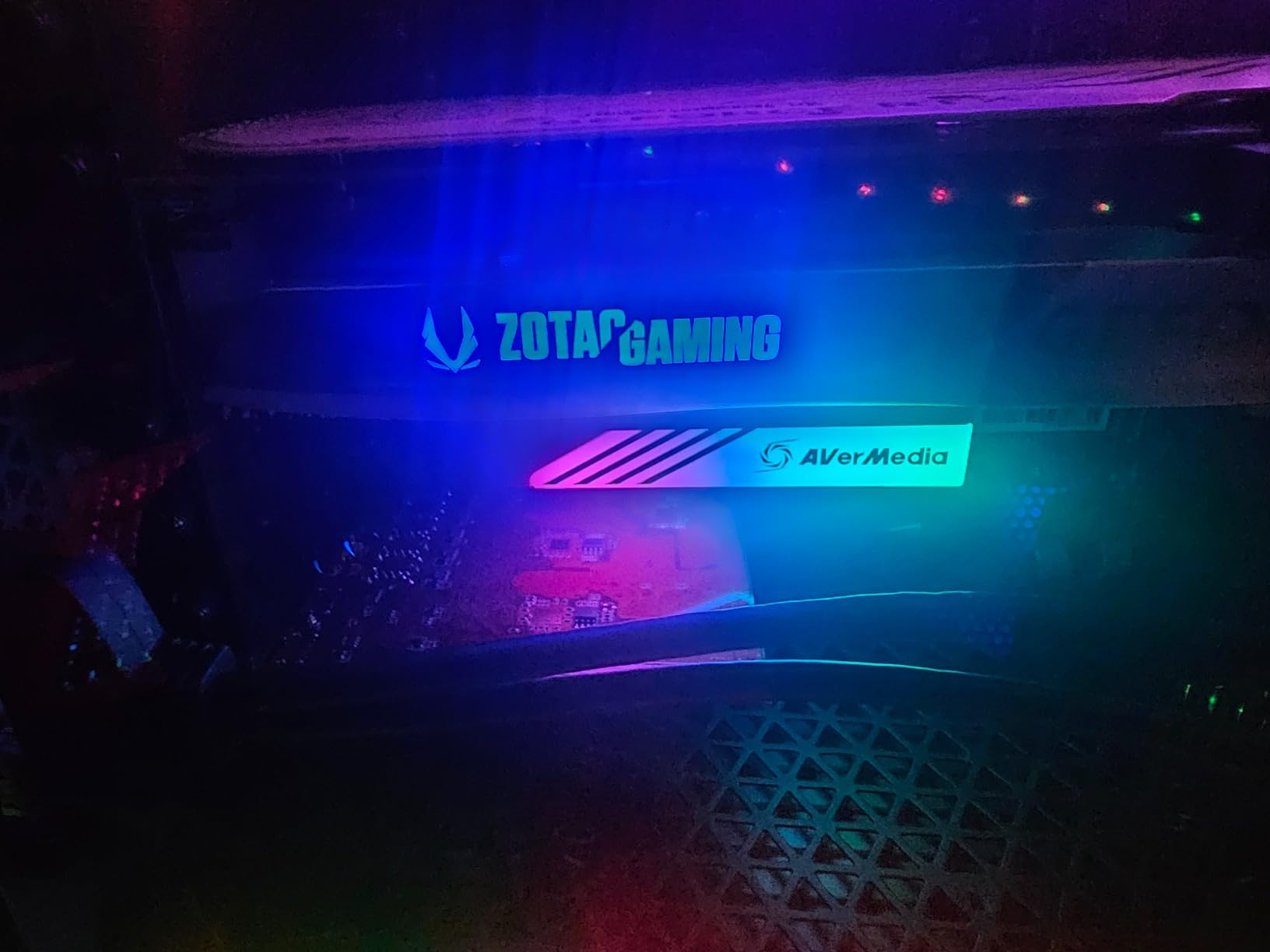 AVerMedia HDMI 2.1 Internal PCIe Capture Card for Streaming and Recording 4K60 with Ultra-Low Latency on PS5, PS4 Pro, Xbox Series X/S, Xbox One X, Switch Games - GC575 Live Gamer 4K 2.1 customer photo 2