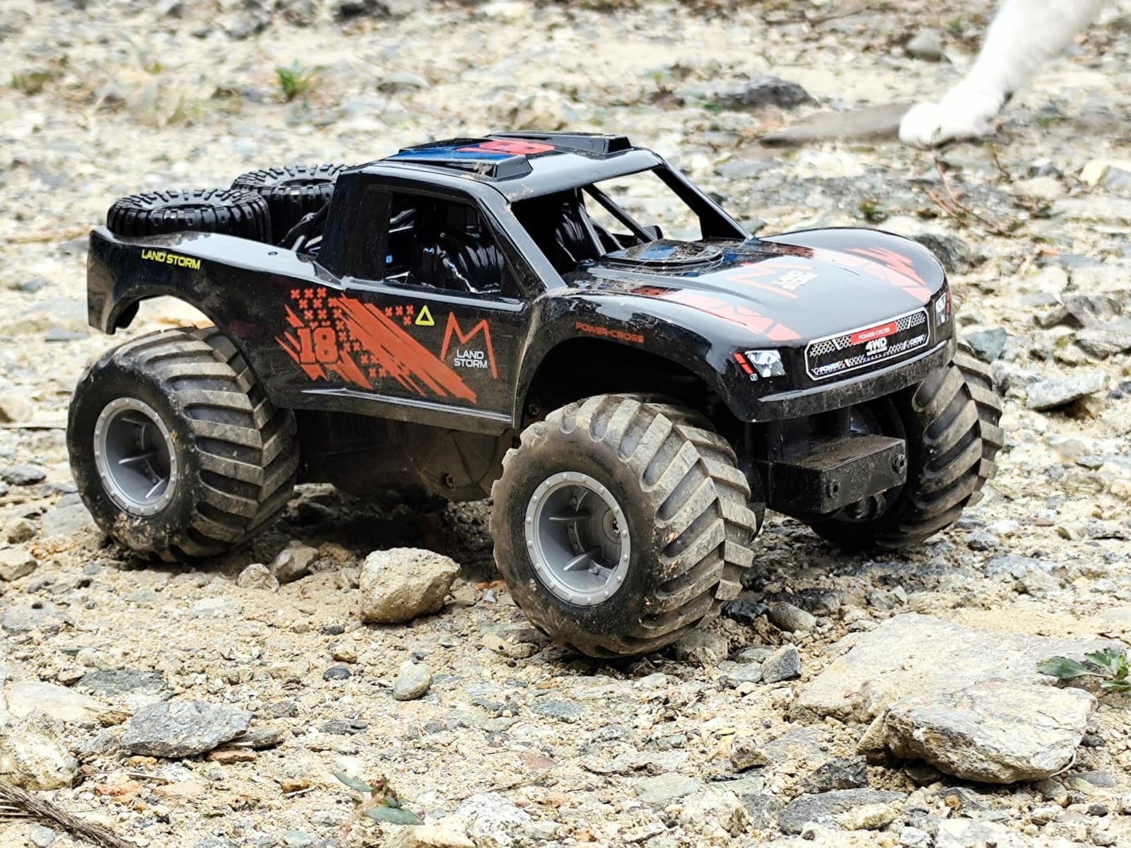 KB KAIBO 1:16 Amphibious Remote Control Car, Fully Submersible Remote Control Monster Truck for Kids, All Terrain 4WD RC Toy with 2 Batteries (60+ Min), 7.4V High Power, Durable Truck for Boys-Orange customer photo 1