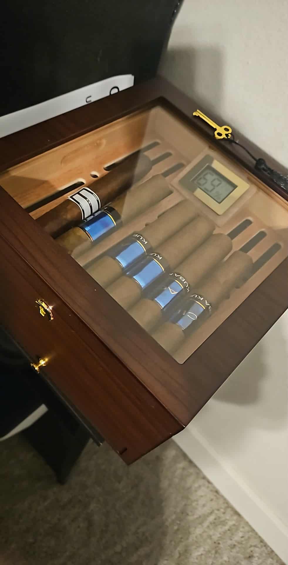 Flauno Cigar Humidor with Air Circulation System, Hold 40 Rubustos, Thicker Spanish Cedar, Accurate Digital Hygrometer, Drawer, Humidifier, Divider, Lock, Gift for Cigar Lovers customer photo 1