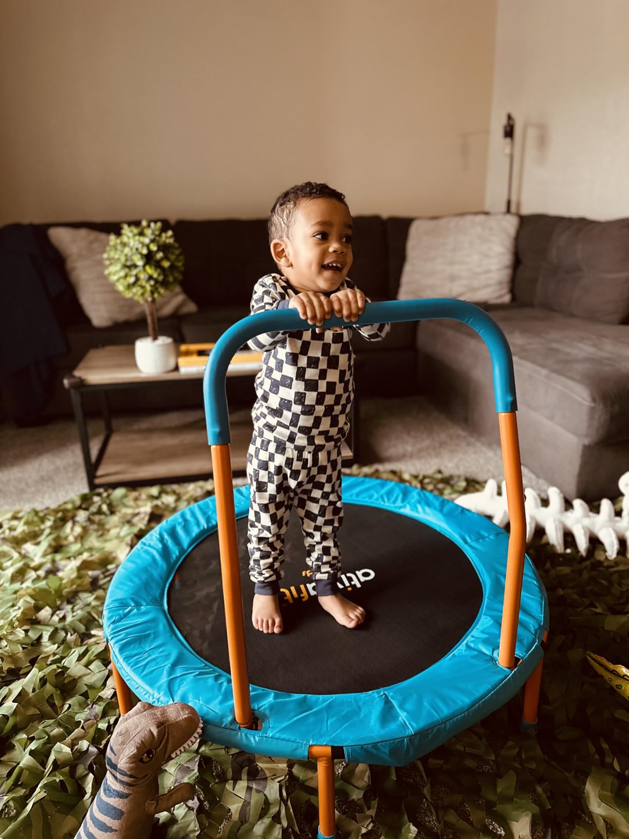 ATIVAFIT 36-Inch Toddler Trampoline with Foam Handle, Foldable Indoor Outdoor Mini Rebounder for Kids Ages 2–6 customer photo 2