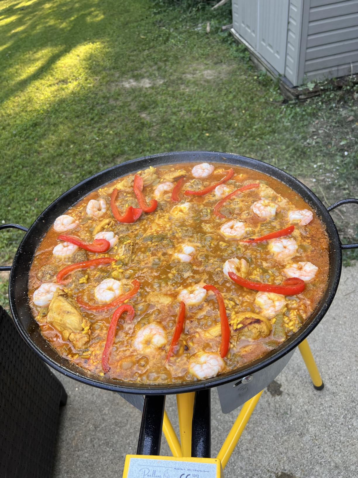 Paelluxe Paella Burner Stand & Regulator Set with 18 Inch Pan -12 Servings | Dual Burner Rings, Individual Heat Control, Windshield & Outdoor Cover Included, CE Certified, Ready to Use Complete Set customer photo 1