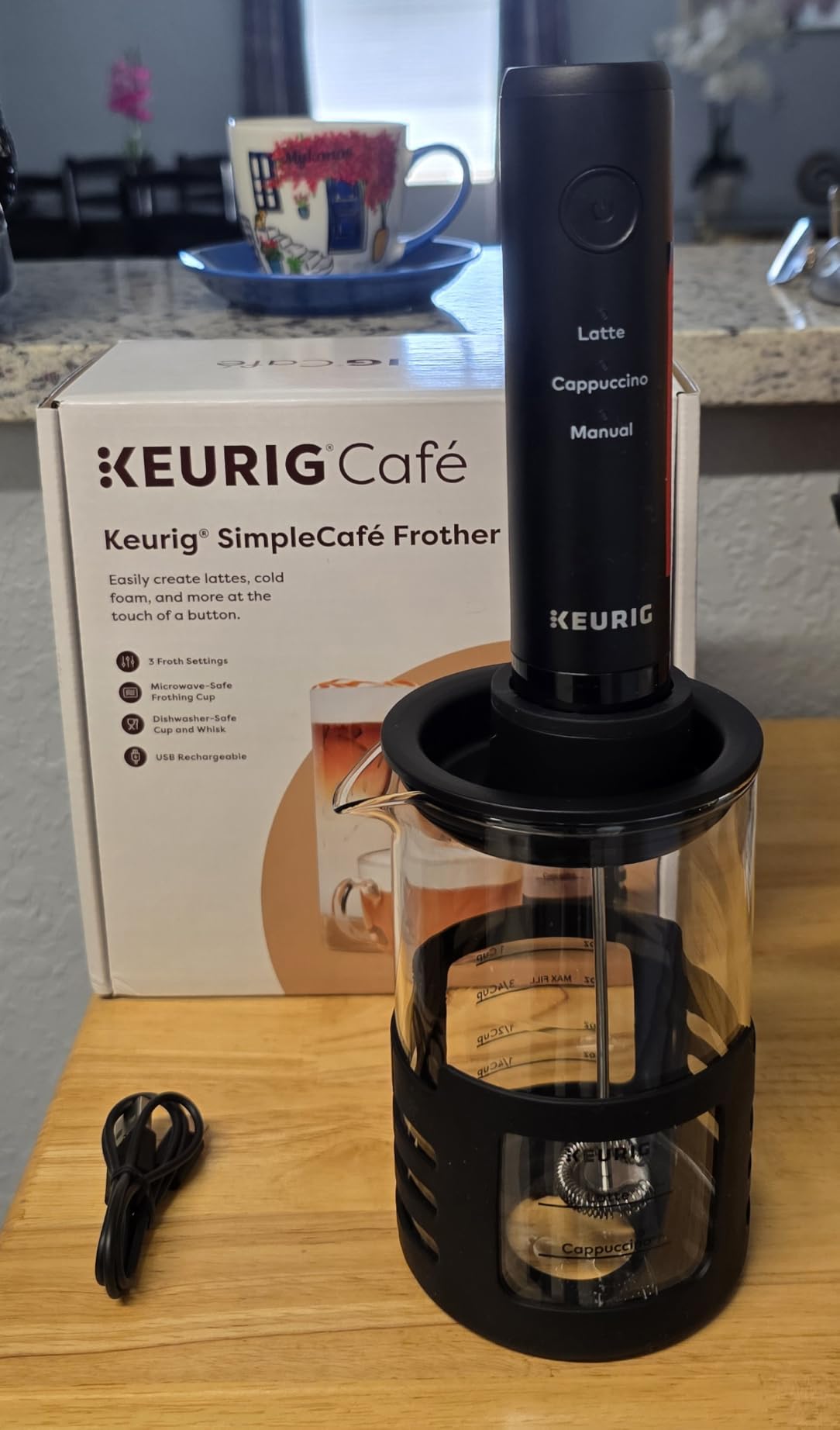 Keurig SimpleCafe Frother, Rechargeable Handheld Milk Frother for Lattes, Cappuccinos & Iced Coffee, USB Cord Included, Microwave-Safe Frothing Cup, Hot & Cold Foam Maker customer photo 1