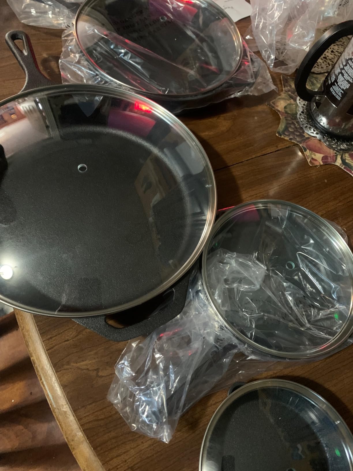 MegaChef 13 Piece Pre-Seasoned Cast Iron Skillet Set with Temperd Glass Lids and Silicone Holders customer photo 1