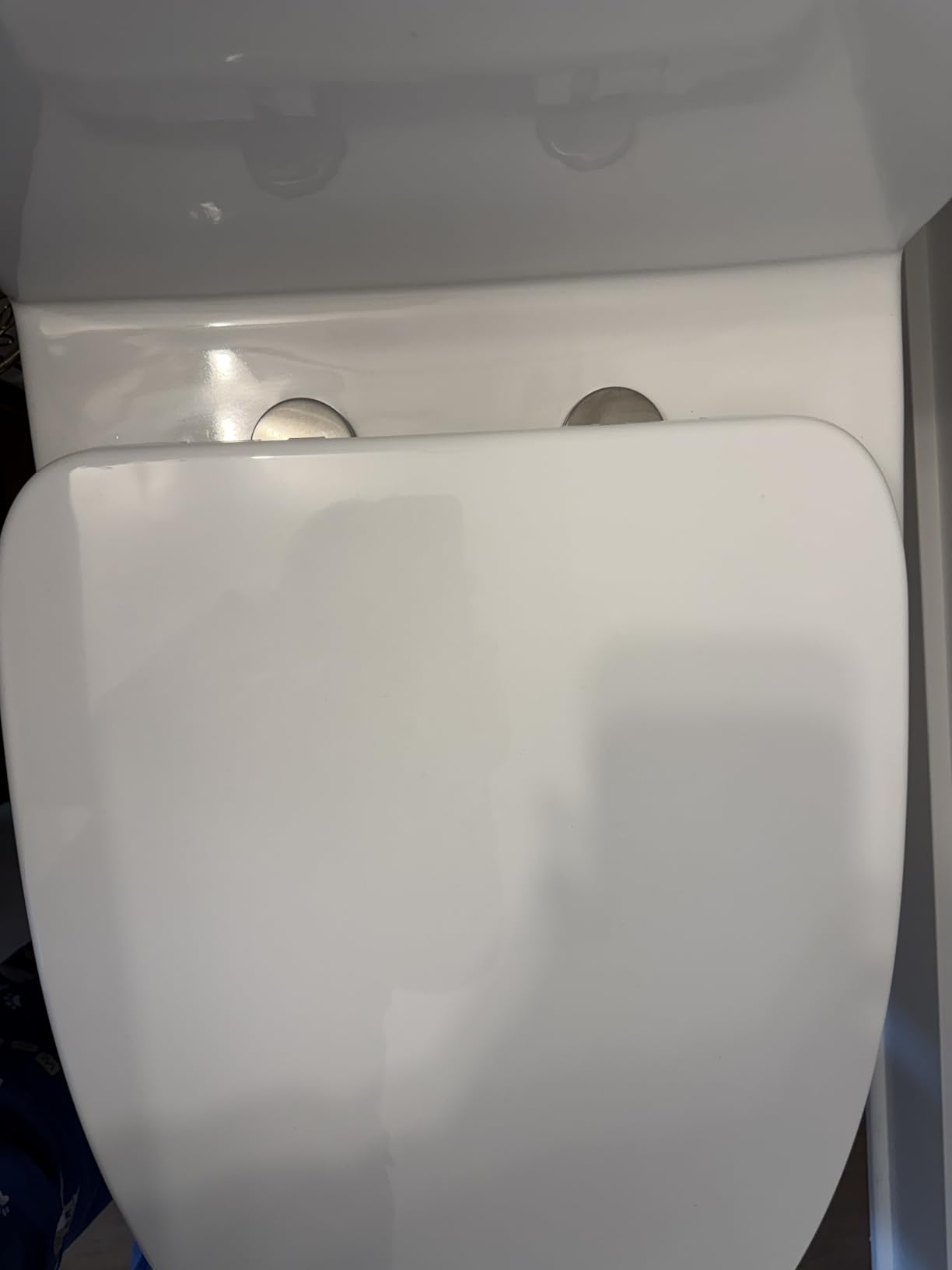 WOODBRIDGEE One Piece Toilet with Soft Closing Seat, Chair Height, 1.28 GPF Dual, Water Sensed, 1000 Gram MaP Flushing Score Toilet with Chorme Button, White,B0940-F-C customer photo 2