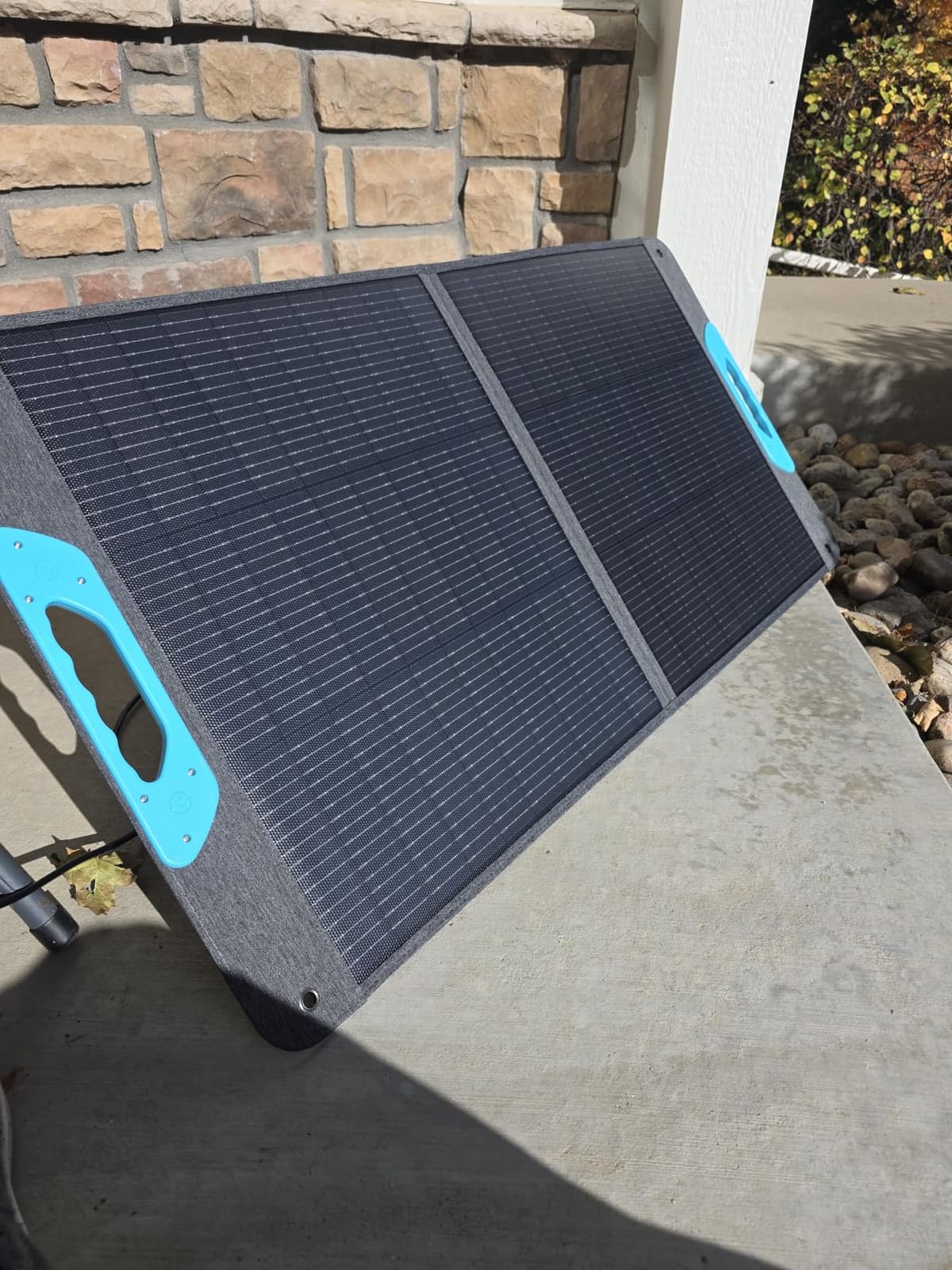 Renogy 100W Portable Solar Panel for Power Stations, 25% High Efficiency customer photo 1