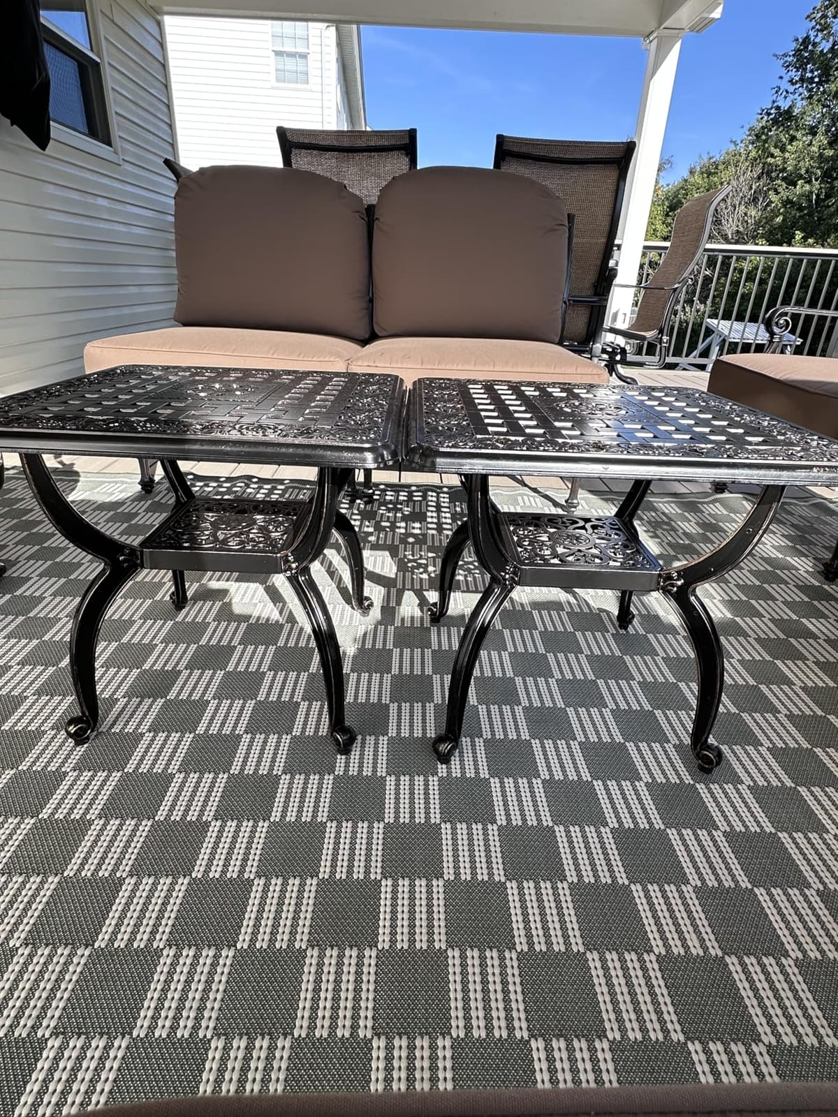 Cast Aluminum Outdoor Side Table,Small Patio Table,Outdoor Coffee Tables for Patio,Garden,Balcony, for All Weather (Black, Round) customer photo 1