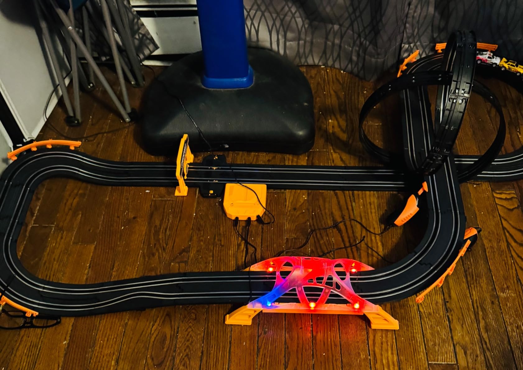 Slot Car Race Track Sets with 4 Slot Cars, Electric Race Car Track Include Slope Circular Overpass Track, Dual Racing Game Featuring Flash Bridge and Pendulum, Gifts Toys for Boys Kids Age 6 7 8-12 customer photo 2