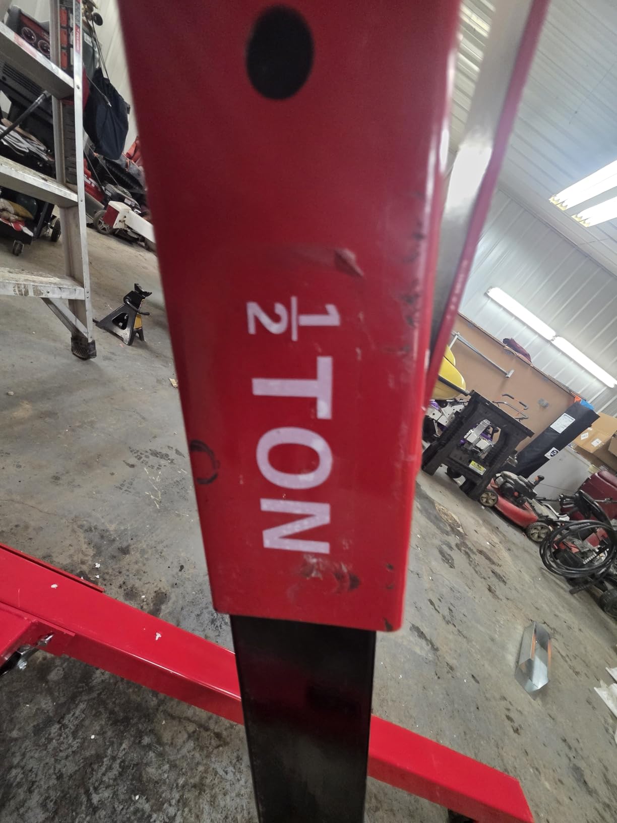 2 Ton Engine Hoist Foldable Cherry Picker, Heavy Duty Engine Lift Hoist customer photo 2