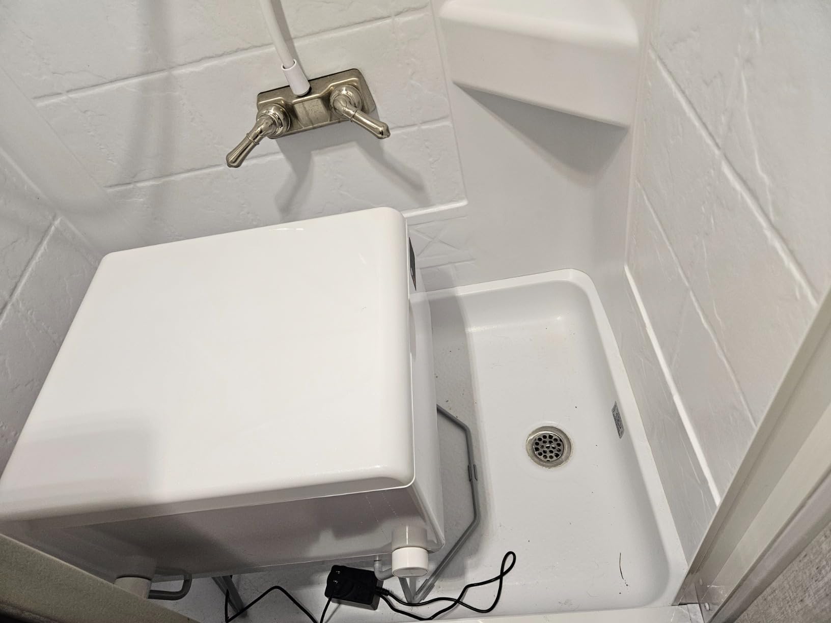 LE-310 Compact Dry Flush Toilet for Van Life and Off-Grid, Gray | Self-Contained Rechargeable, Foldable Design, No Plumbing Setup customer photo 2