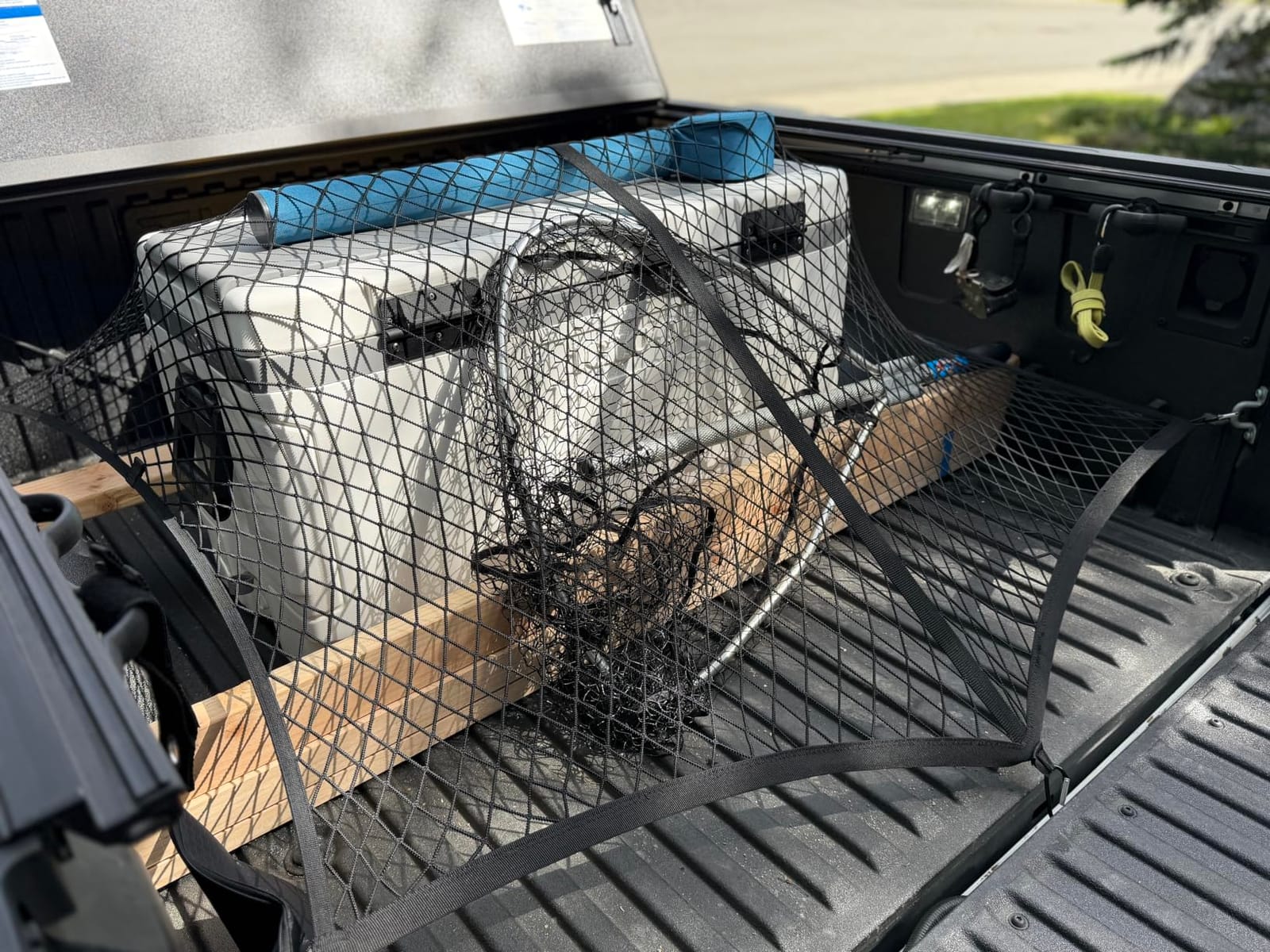 AUTOWN Cargo Net for Pickup Truck Bed with 8 Metal Carabiners, Double Layer customer photo 2