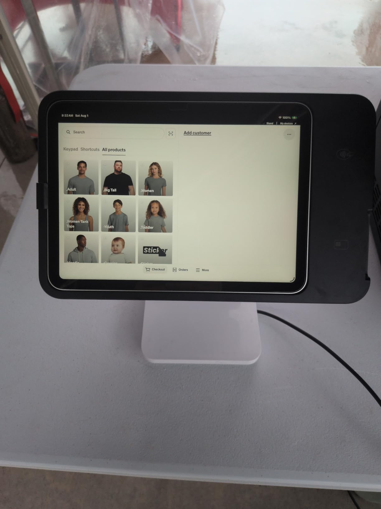 Square Stand for iPad (2nd Generation, USB-C) customer photo 1