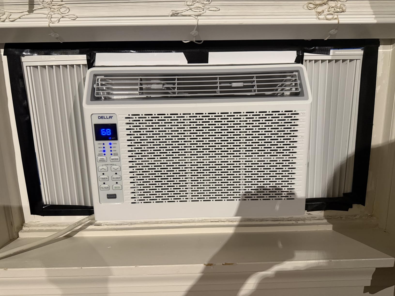 DELLA 14,000 BTU Window Air Conditioner, Work with Alexa, Cools Up to 700 Sq. Ft., GEO Location, Remote/App Control, Dehumidifier, Fan, Reusable Filter, Easy Install Kit customer photo 1