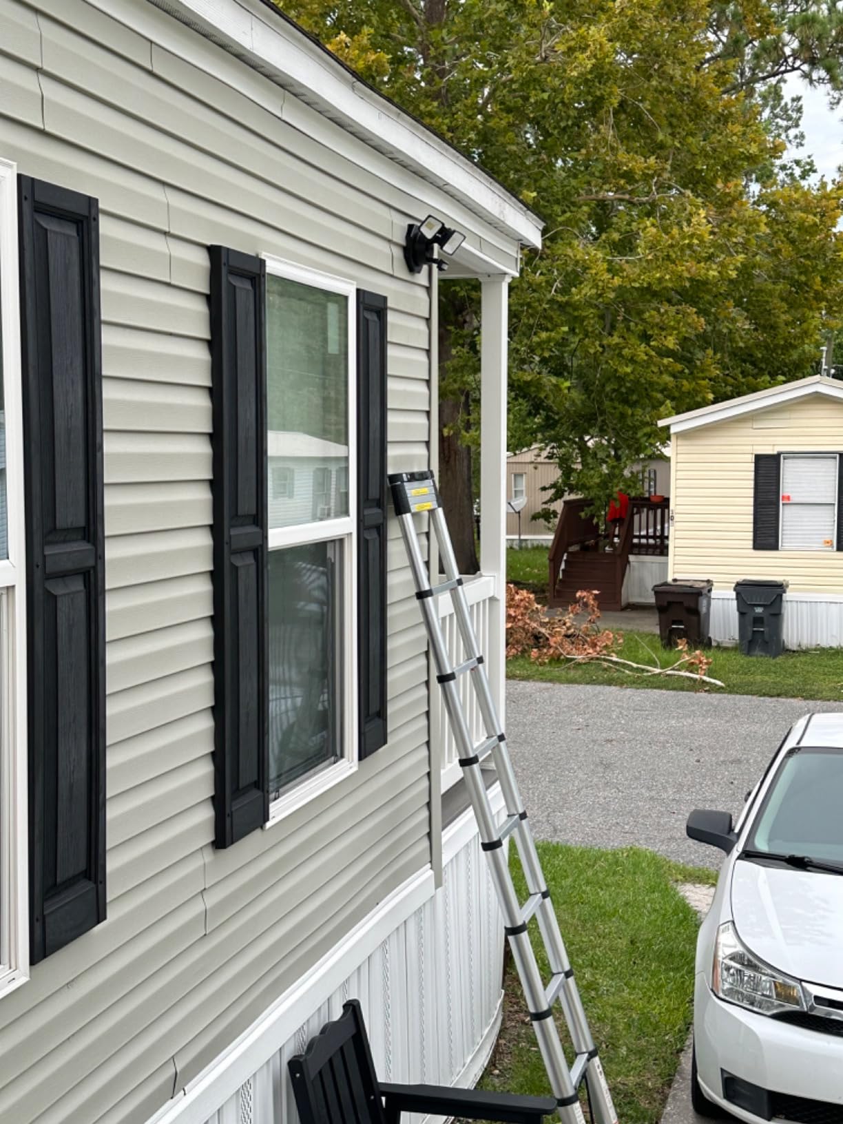 VEVOR Telescoping Ladder 10.5 FT Aluminum Extension Step Multi-Purpose customer photo 2