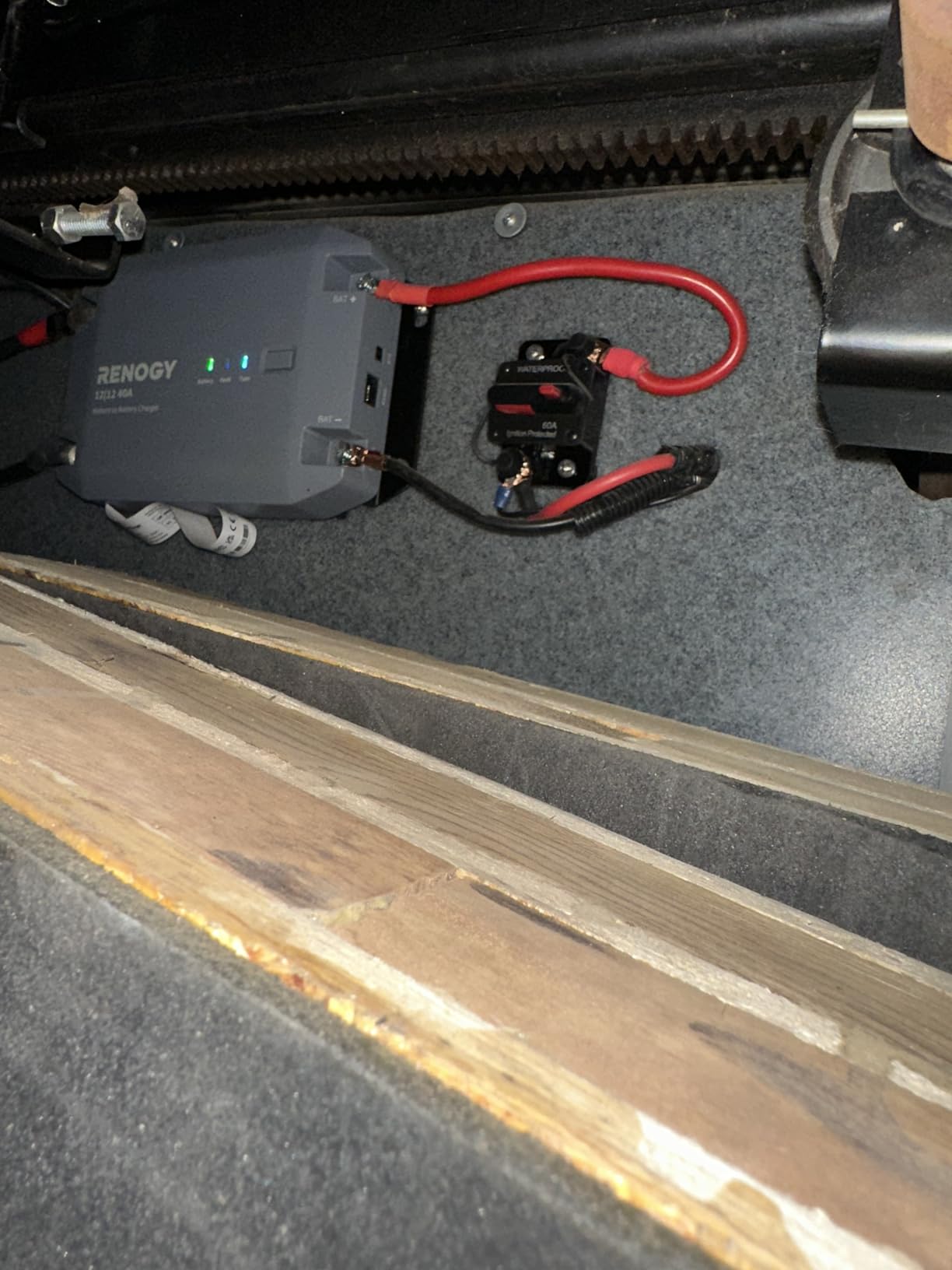 40A DC-DC Battery Charger 12V Multi-Stage for Lithium/AGM/Gel | 94% efficiency, alternator powered, Smart 3-stage, Li activation, over/short/thermal protection, smart alternator ready for RVs customer photo 1