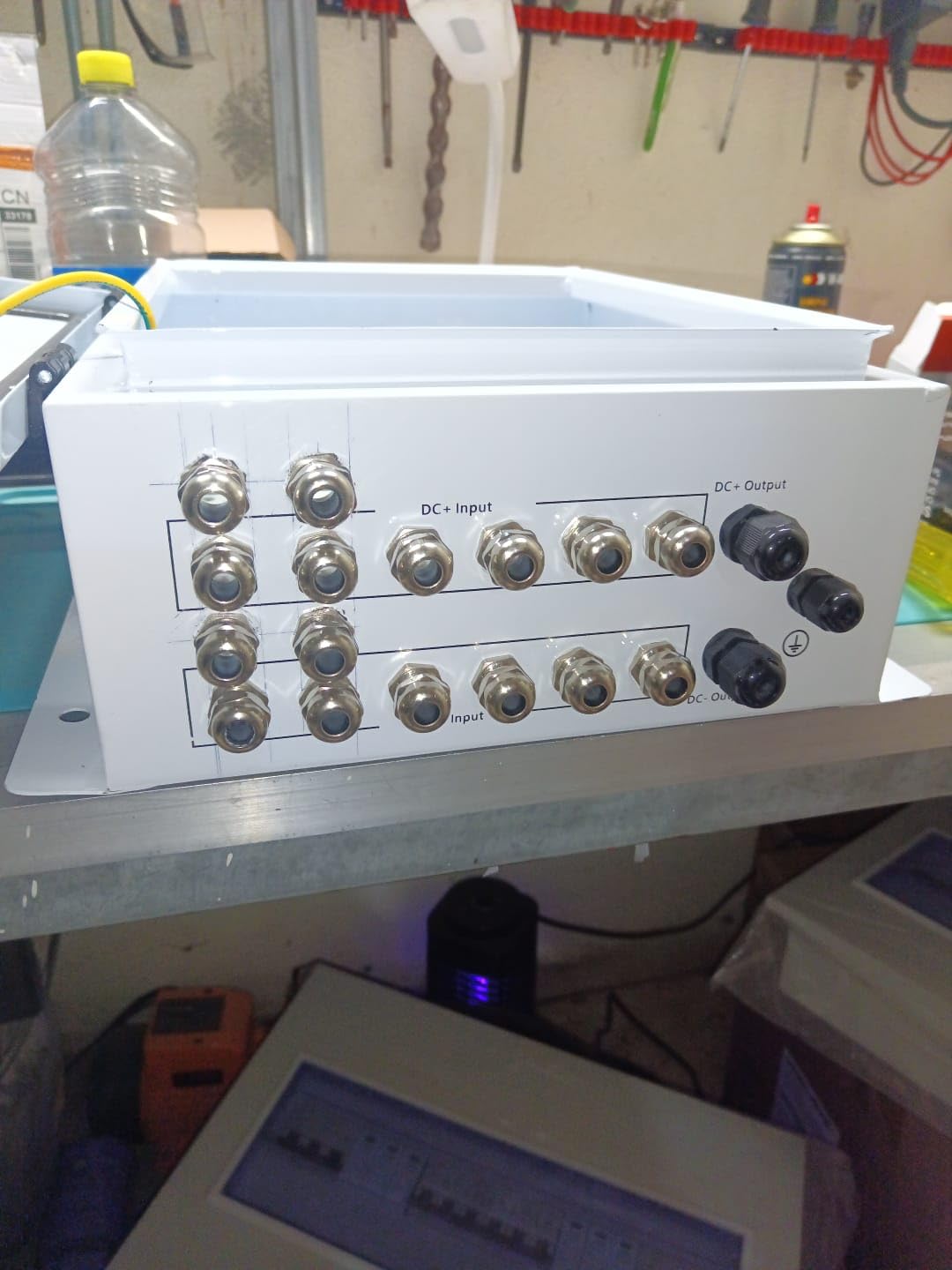 6 String Metal Solar Combiner Box, PV Combiner Box with 20A Rated Current Fuse, Surge Protective Device & 63A Air Circuit Breaker (6 String) customer photo 2
