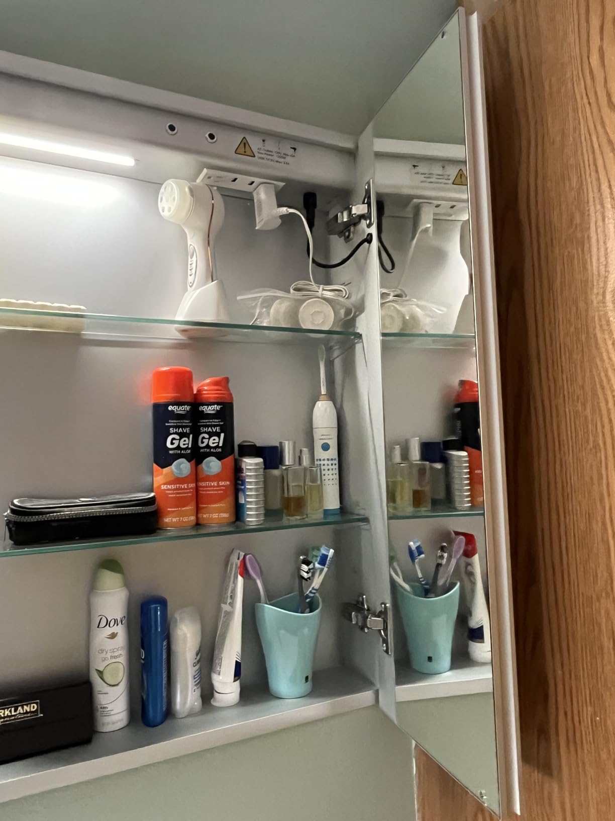 16x24 Inch Medicine Cabinet with Lights, Lighted Medicine Cabinet with Mirror, AL Alloy Frame, Hardwired, Recessed or Wall Mount, 3 Light Colors/Dimmable/Defog,2 Outlets&USBs, 2 Shelves customer photo 1