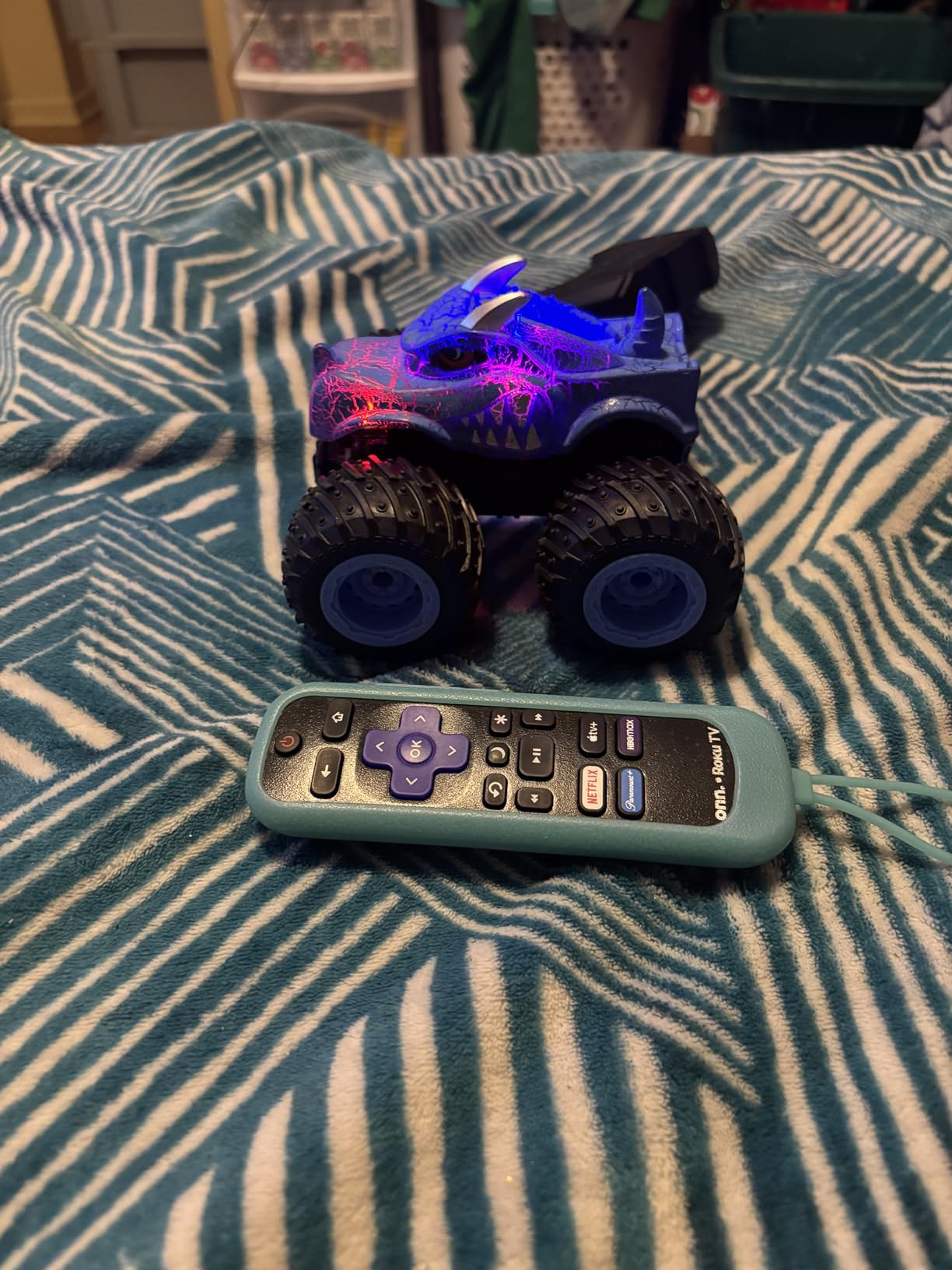 BAODLON Remote Control Monster Car, 2.4GHz RC Monster Trucks Toys for 3 4 5 6 7 8 Years Old Boys Kids, All Terrain RC Truck Off Road with Spray, Light, Rechargeable Battery, Christmas Birthday Gifts customer photo 2