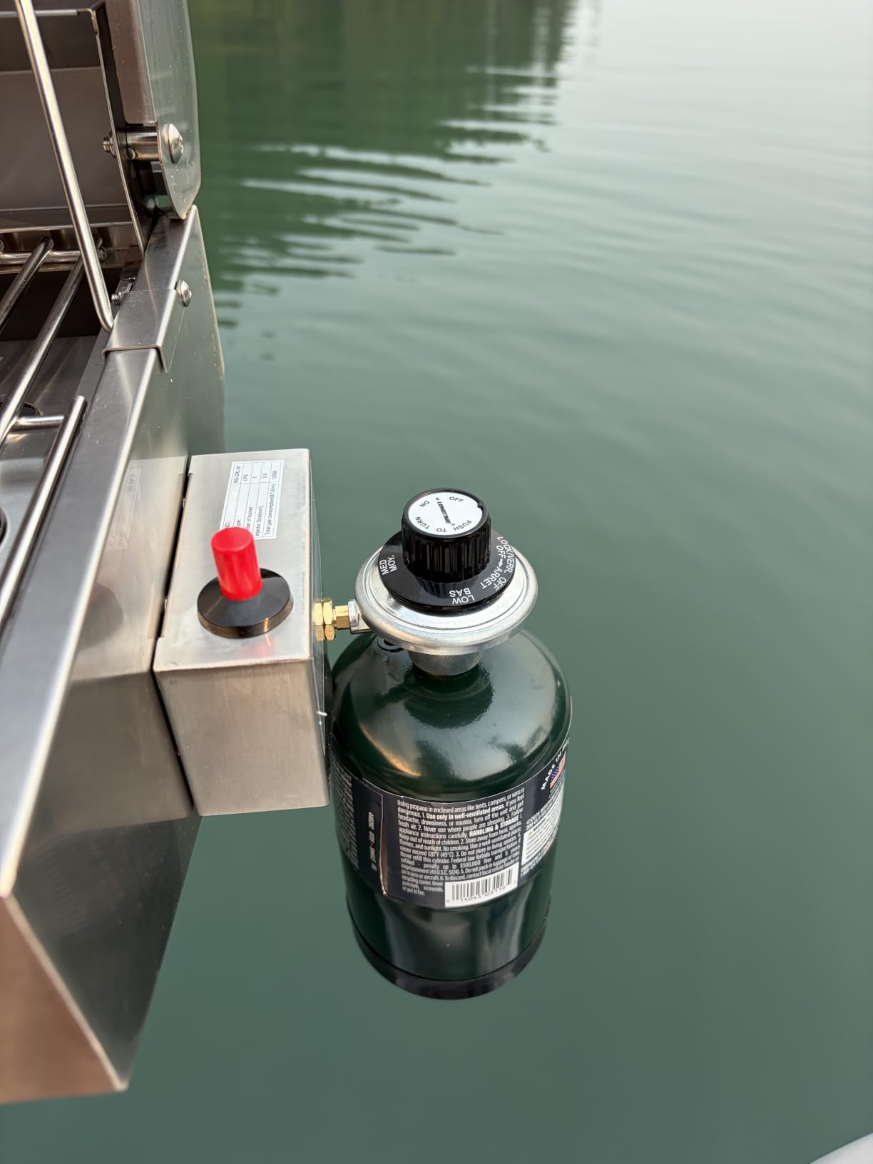 Bunker Up Fishin Stainless Steel Boat Grill with Pontoon Railing Mount - Fits 1 1/4″ Square Rail - Great for Boating and Camping, 12000 BTU, 277 sq.in Grilling Space and 87 sq.in Warming Rack customer photo 1