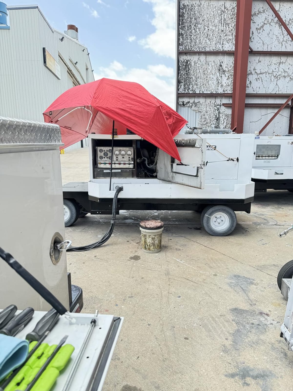 Sport-Brella Premiere UPF 50+ Umbrella Shelter with Patented Side Panels and Tilt Mechanism, Heavy-Duty 1.25 Inch Center Pole, Auger Anchor for Sand and Grass customer photo 1