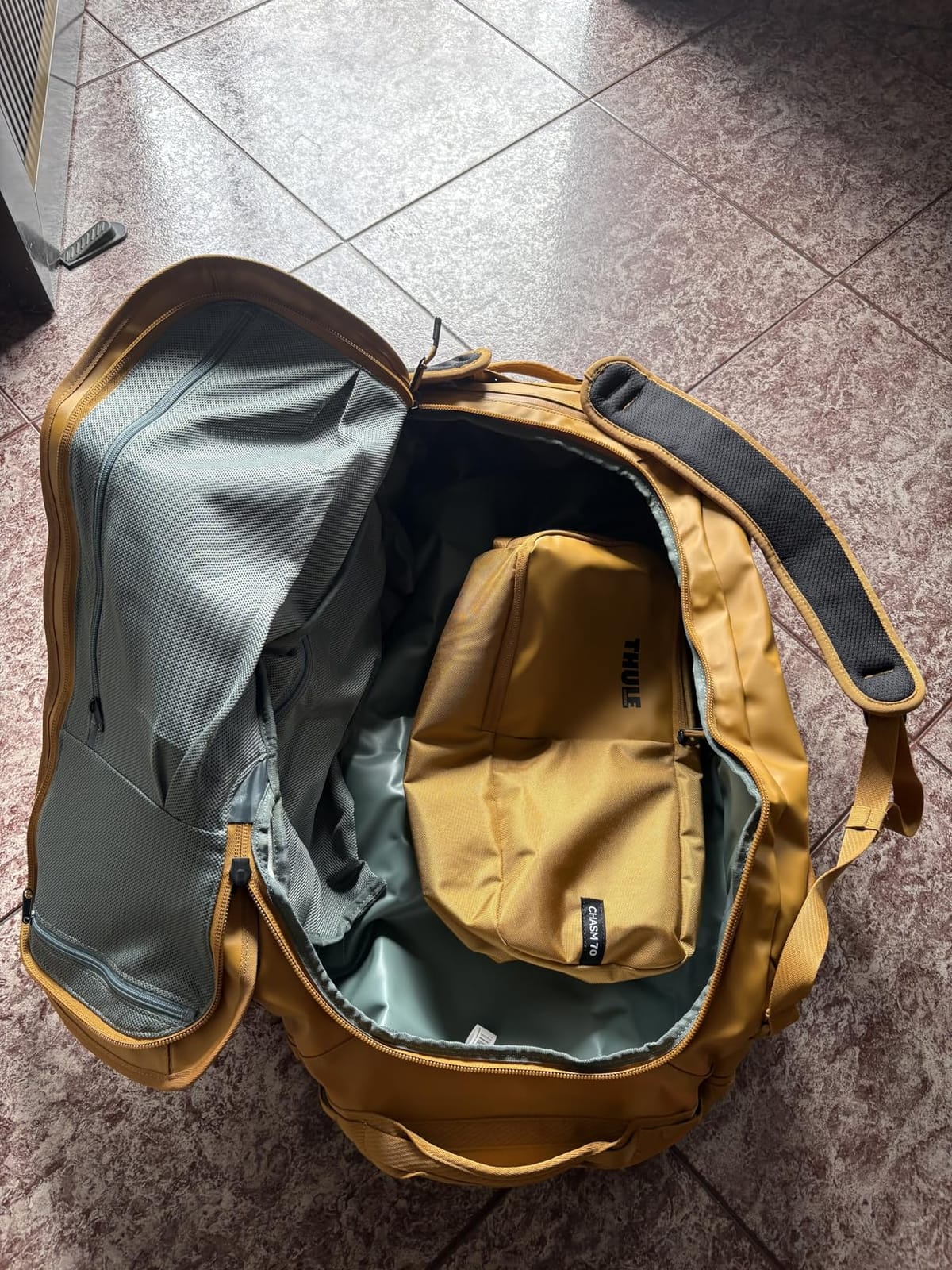 Thule Chasm Duffel bag, Weather-resistant materials, Easy packing, Converts to backpack, Internal pockets, Travel-ready customer photo 1