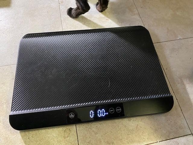 YAUYIK Digital Pet Scale, Baby Scale with Non-Slip Mat, Up to 88lb, Black | 5 Units, LED Display, Hold Function, Weigh Scale for Newborn Puppy Kitten, Whelping Breeder Supplies (Batteries Included) customer photo 1