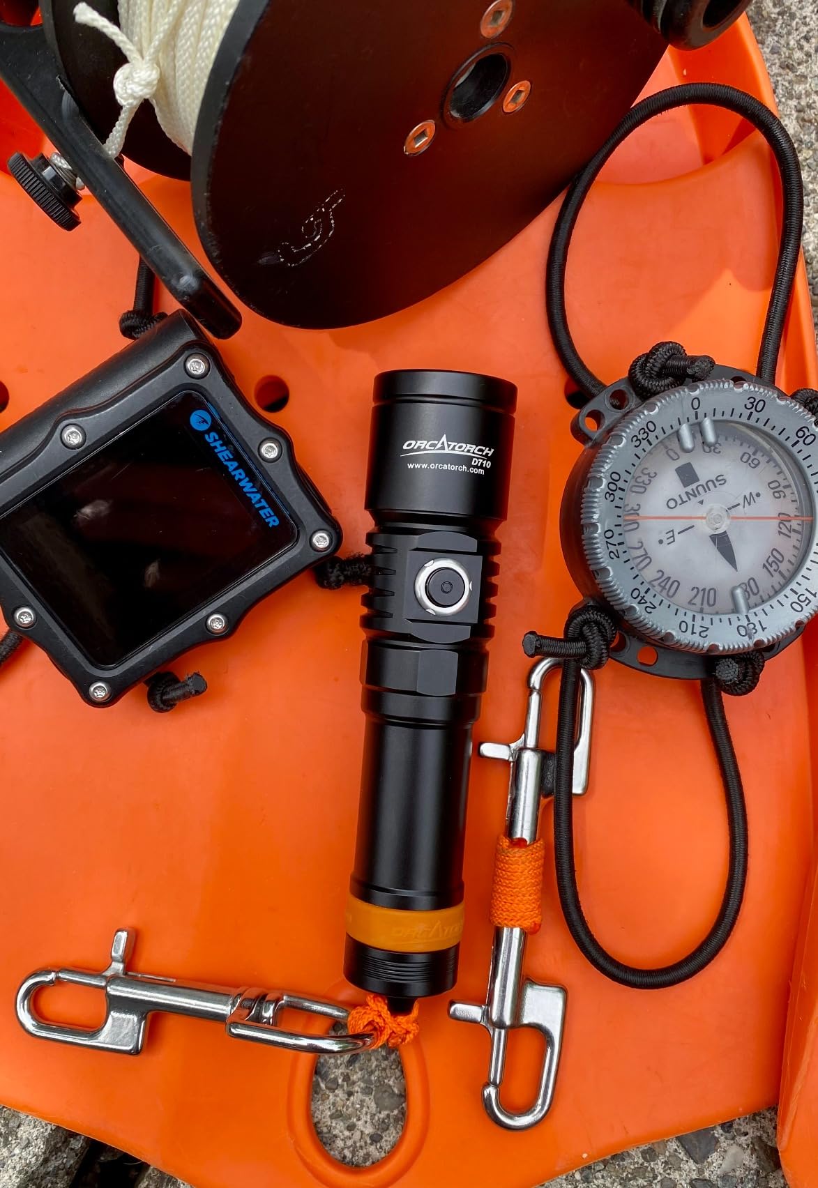 ORCATORCH D710 Dive Light, 3000 Lumens Bright Diving Flashlight, Pink customer photo 2