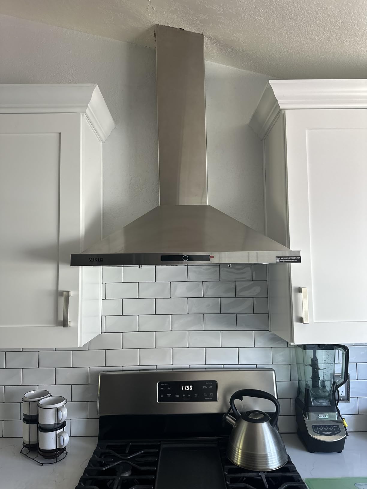 VIKIO HOME 30 Inch Wall Mount Range Hood 580CFM Low Noise Touch Control customer photo 2