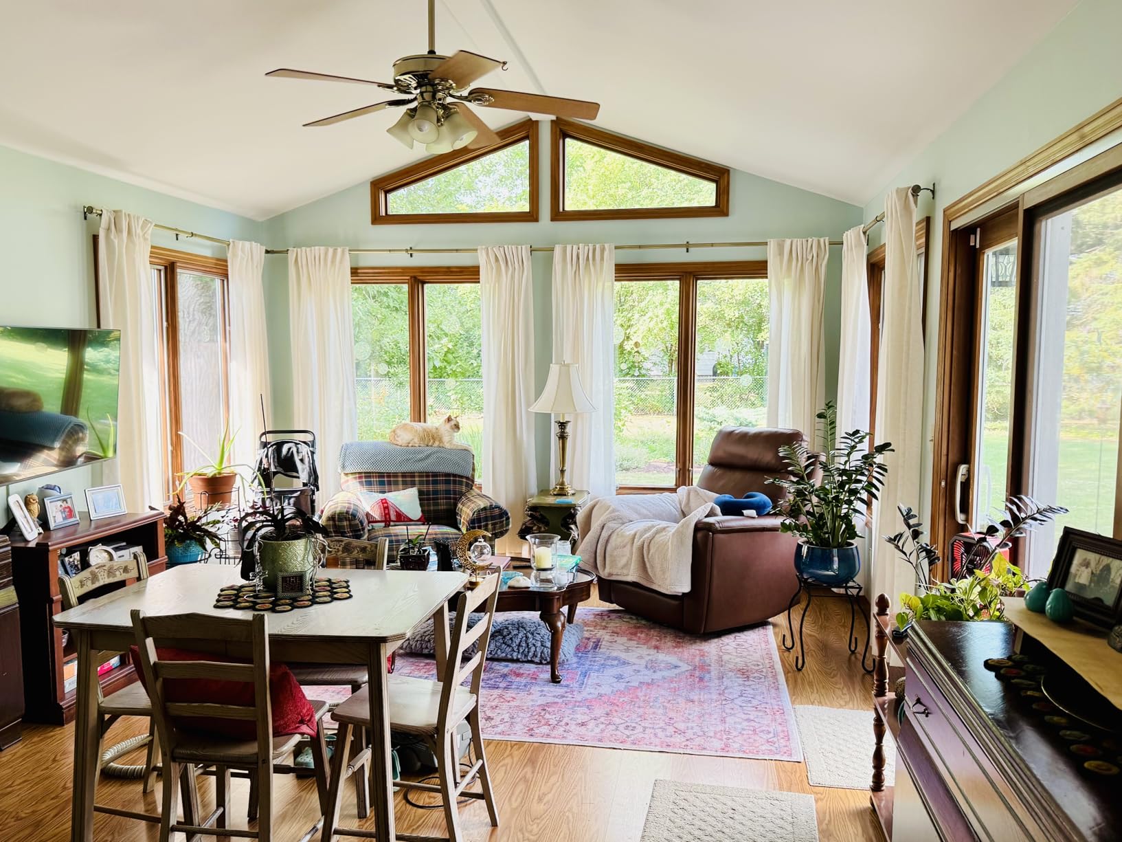 Warm Gold Bay Window Curtain Rods with Aluminum End Cap Finials and Brackets,Adjustable 32-86 Inch Center Rod for windows (20-82’’), 32-58 Inch Side Rods for windows (20-54’’),1 Inch Diameter customer photo 2