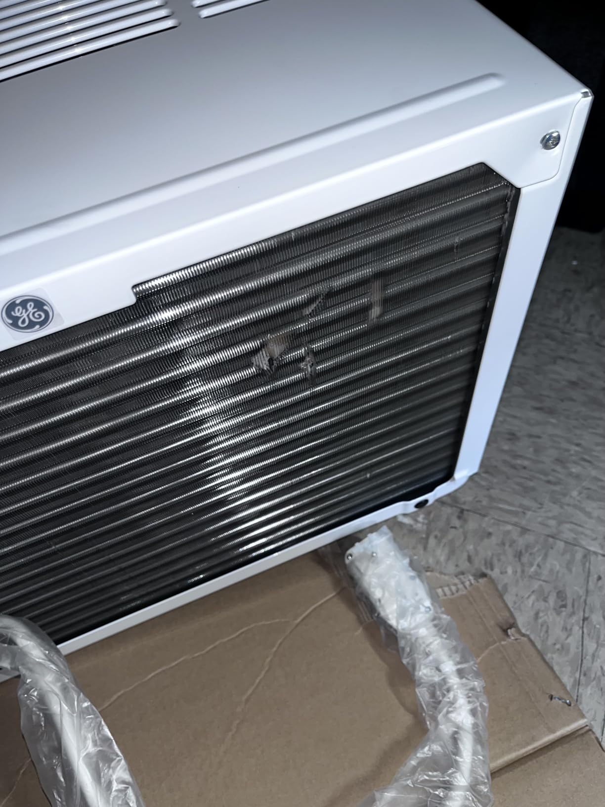 GE Window Air Conditioner 12,000 BTU for Rooms up to 550 sq ft., Wi-Fi Enabled, Energy-Efficient Cooling for Large Rooms, Easy Install Kit, Control Using Remote or Smartphone App, White customer photo 1