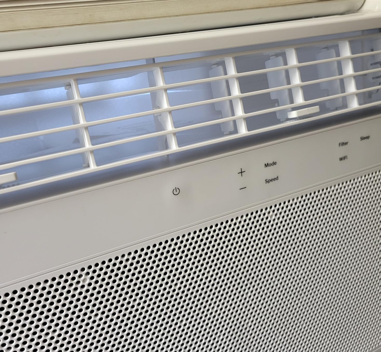 GE Window Air Conditioner 12,000 BTU for Rooms up to 550 sq ft., Wi-Fi Enabled, Energy-Efficient Cooling for Large Rooms, Easy Install Kit, Control Using Remote or Smartphone App, White customer photo 2