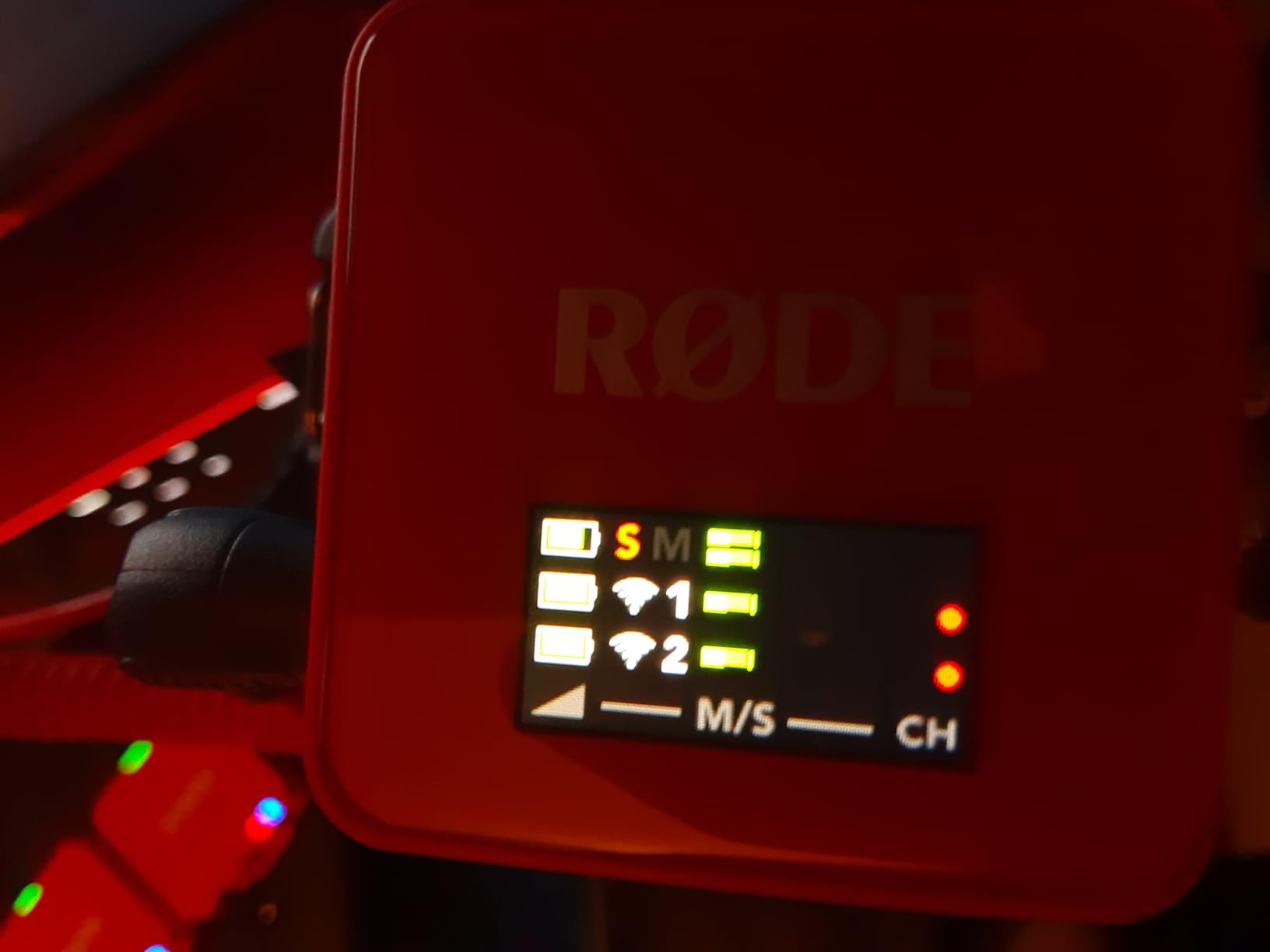 RØDE Wireless GO (Gen 3) (2 TX + 1 RX + Charging Case), 32-Bit Float customer photo 1